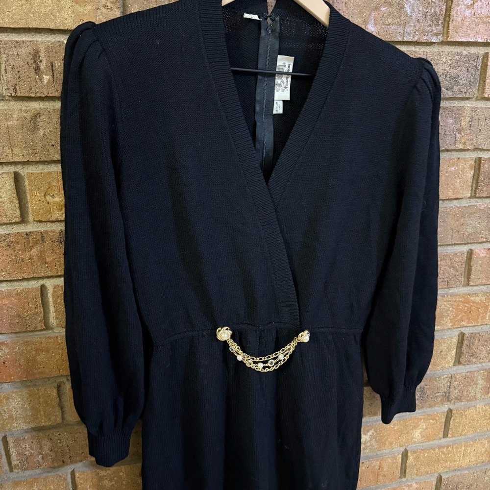 VTG St. John Black Dress Gold Chain Puff Sleeve Shoulder Detail SZ 6 - Picture 2 of 9